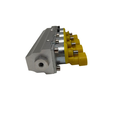 kopen CNG LPG Conversieset van Legeringsmateriaal met 4 Cilinder Brandstofinjector Rail Systeem en 2 Ohm Weerstand voor Auto Motoronderdelen online manufacture